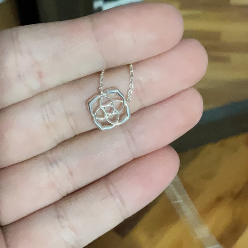 kendra scott necklace